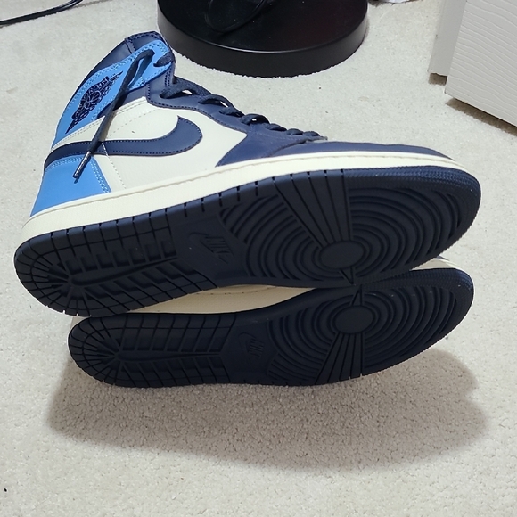Nike Men's Navy and White High-Top Sneakers - Picture 3 of 4
